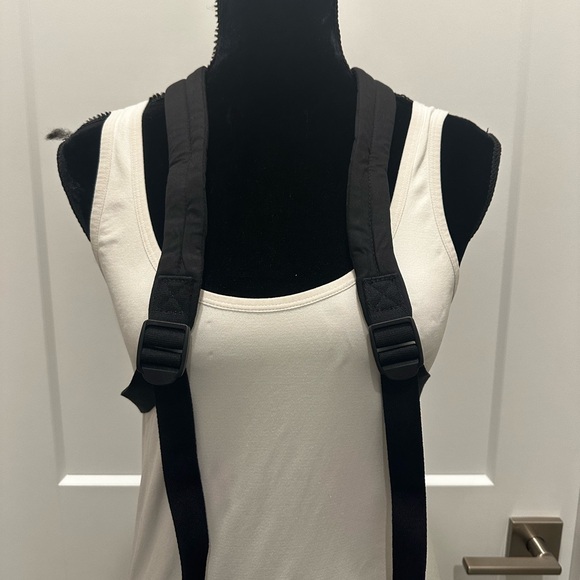 Vera Bradley Disney Small Backpack NWT - Picture 4 of 12